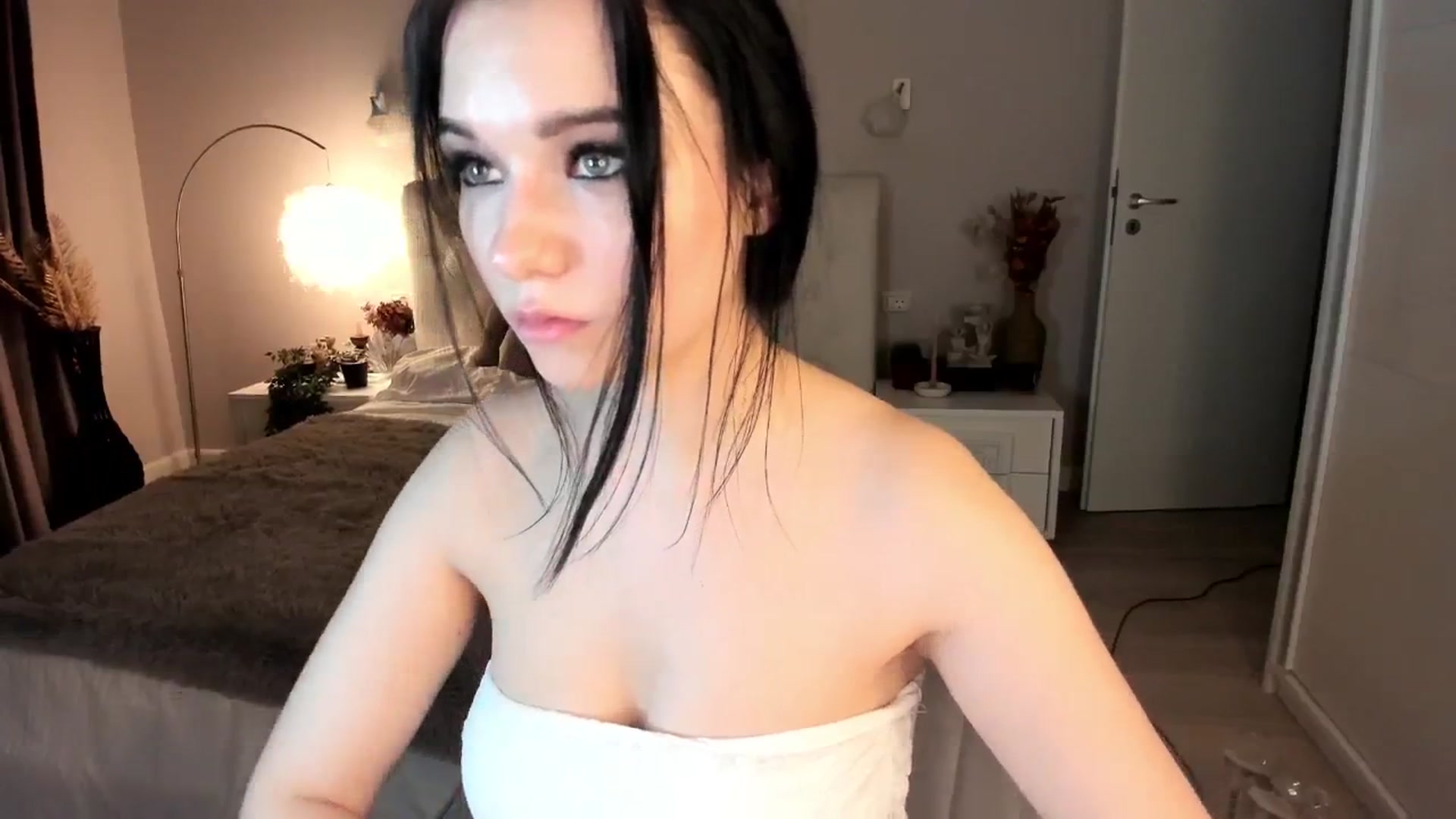 Gallery image thumbnail from Angieerosee's myfreecams stream on, 08/22/2025, 22:44 image 19 of 20