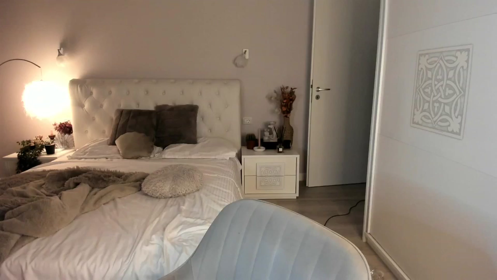 Gallery image thumbnail from Angieerosee's myfreecams stream on, 08/23/2025, 21:08 image 2 of 20