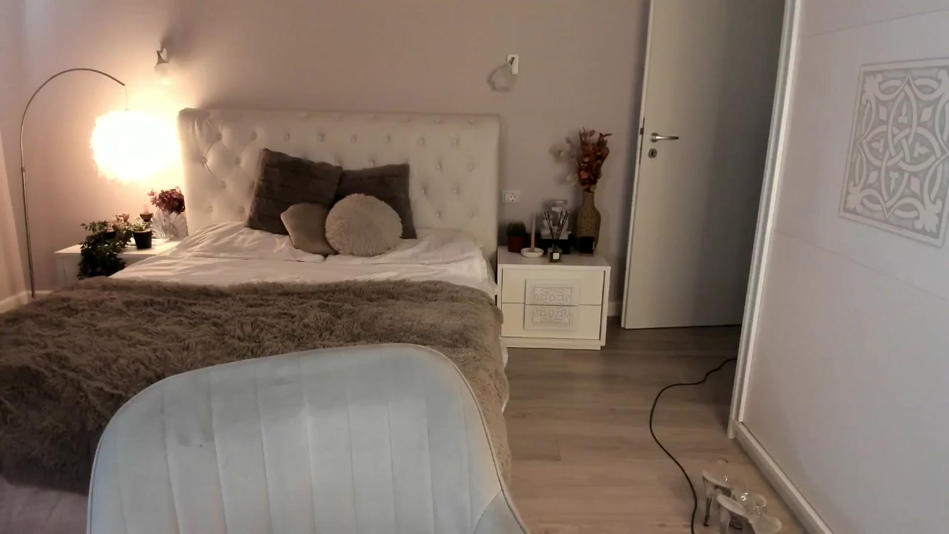 Gallery image thumbnail from Angieerosee's myfreecams stream on, 08/24/2025, 05:28 image 2 of 20