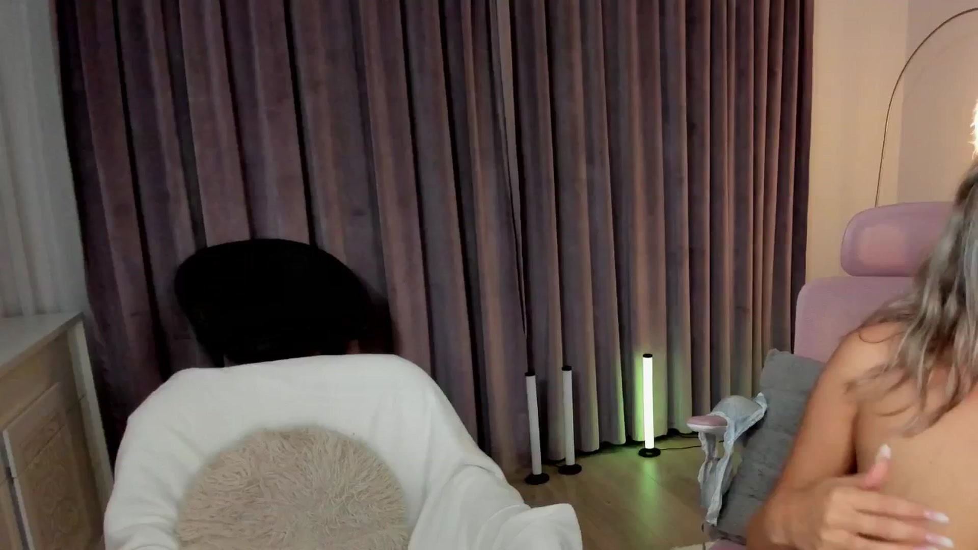 Gallery image thumbnail from Angieerosee's myfreecams stream on, 09/08/2025, 23:13 image 13 of 20