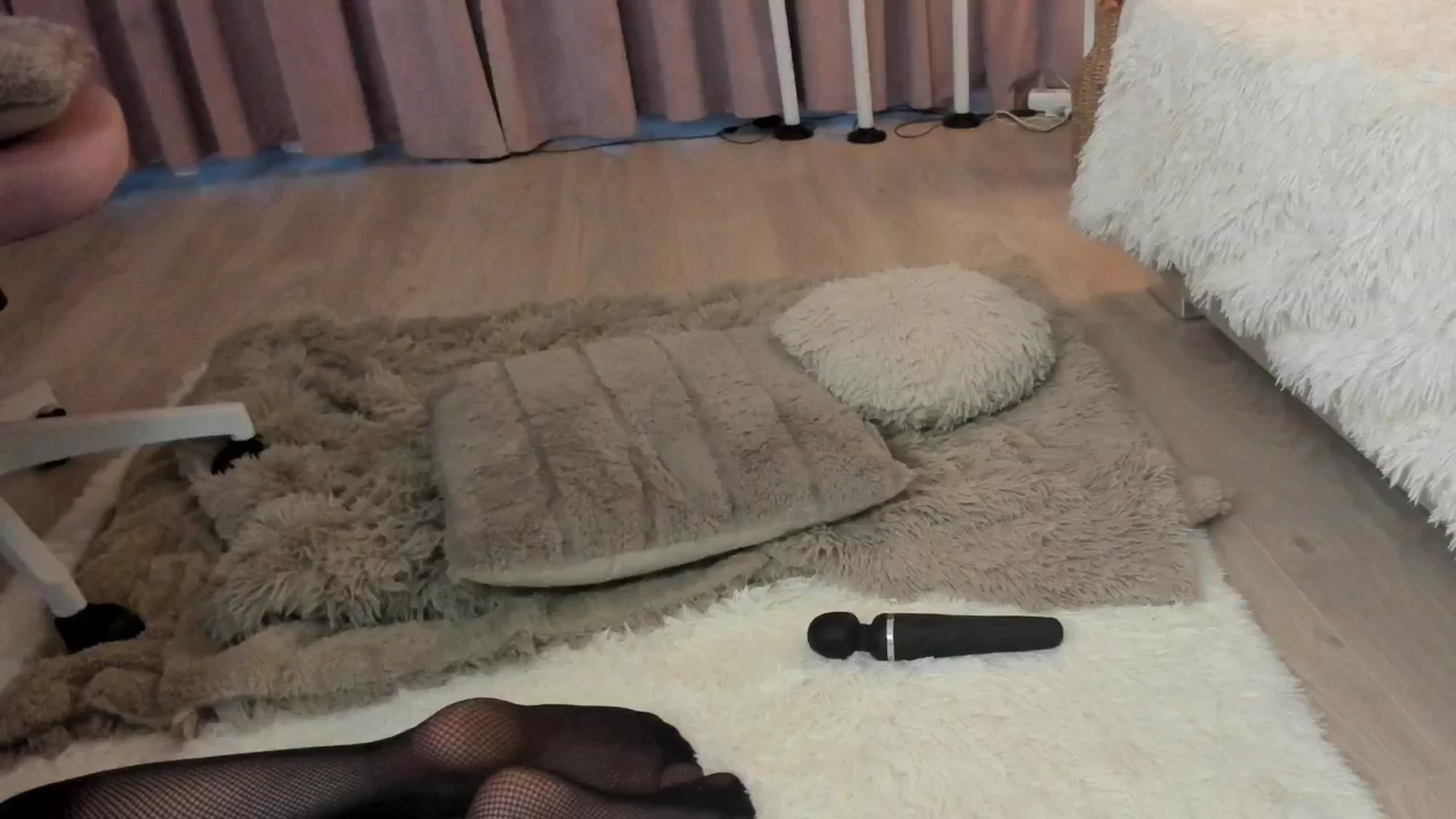 Gallery image thumbnail from Angieerosee's myfreecams stream on, 10/05/2025, 05:16 image 12 of 20