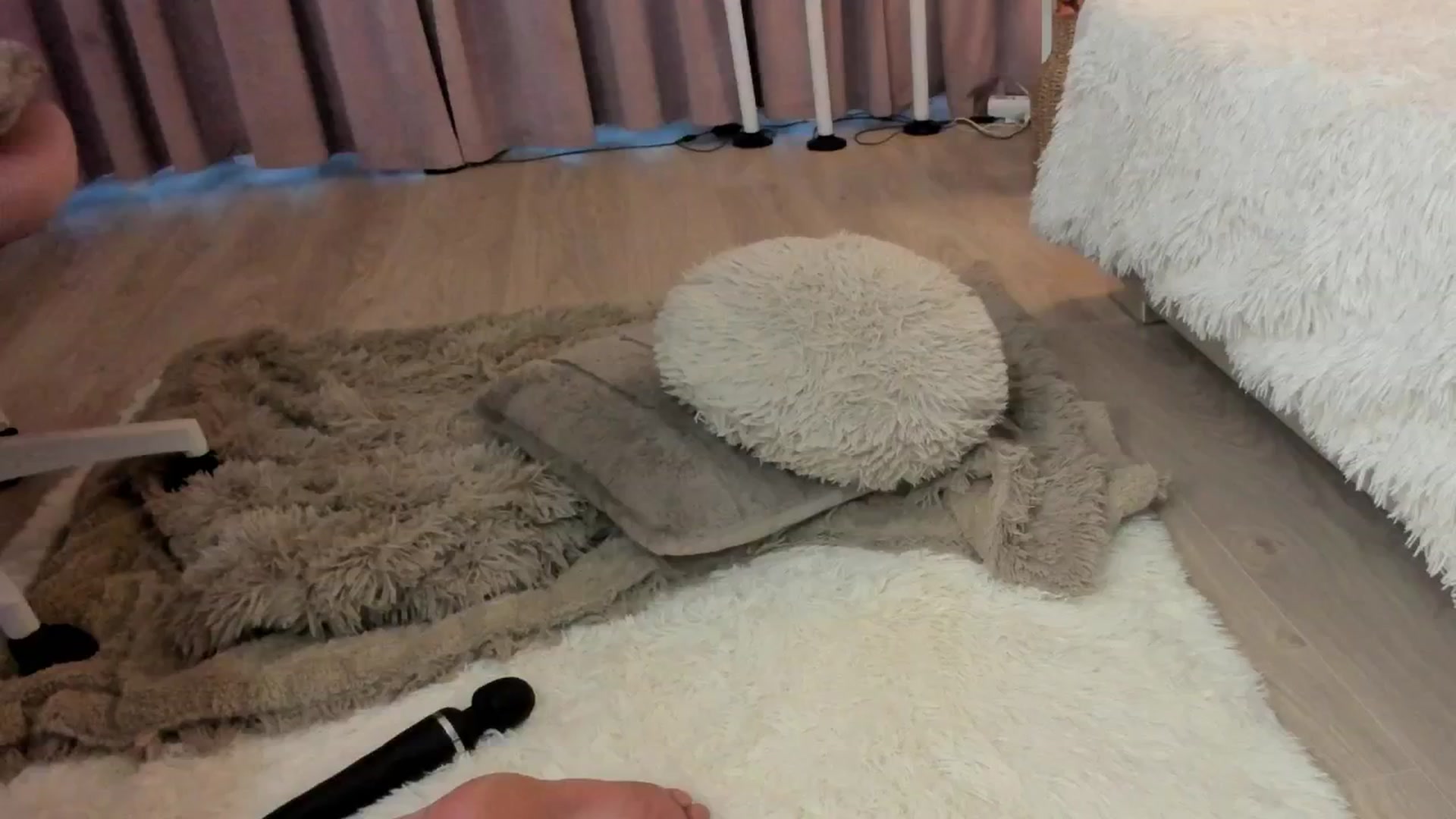 Gallery image thumbnail from Angieerosee's myfreecams stream on, 10/05/2025, 05:16 image 14 of 20