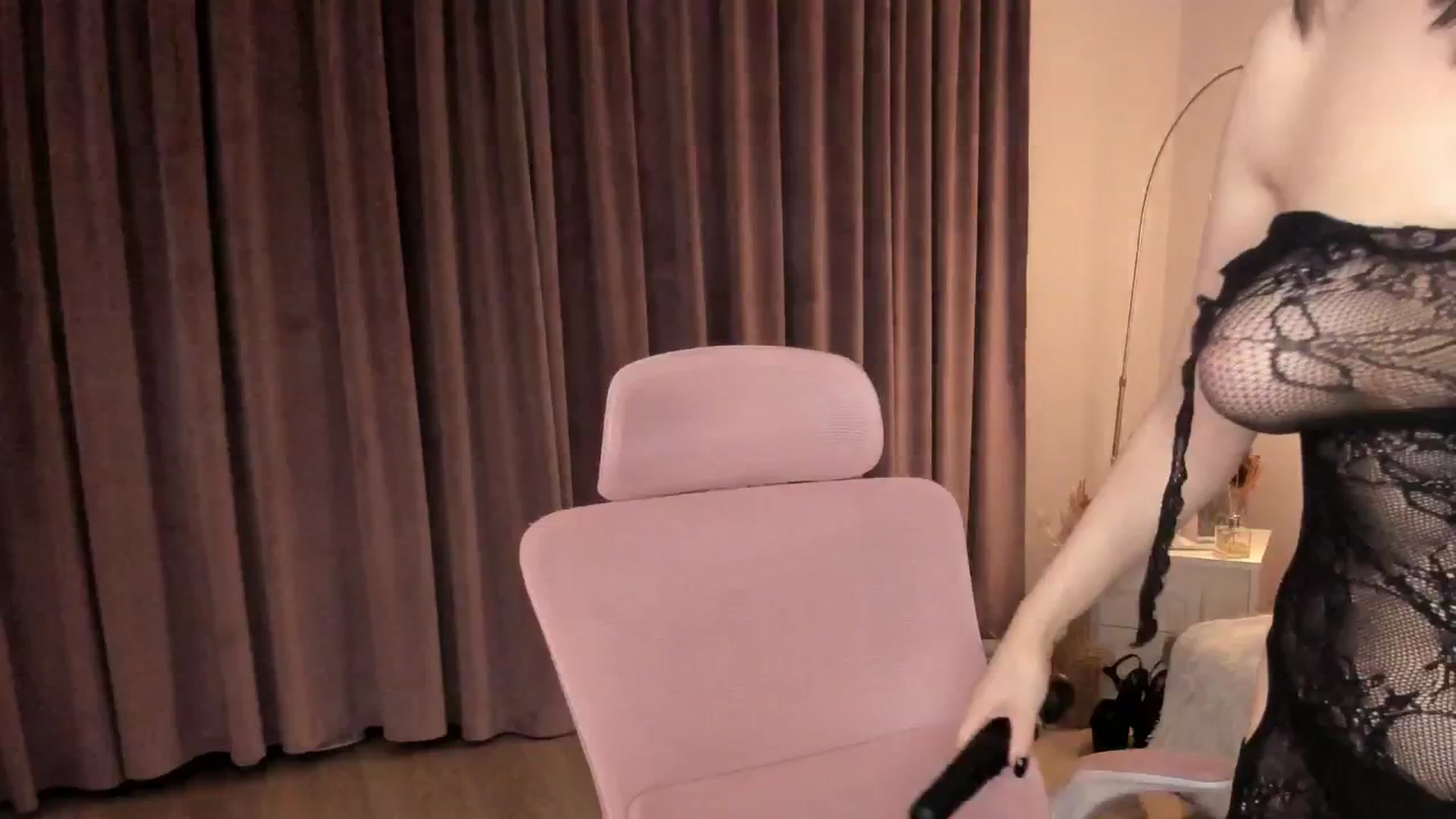 Gallery image thumbnail from Angieerosee's myfreecams stream on, 10/10/2025, 20:48 image 14 of 20