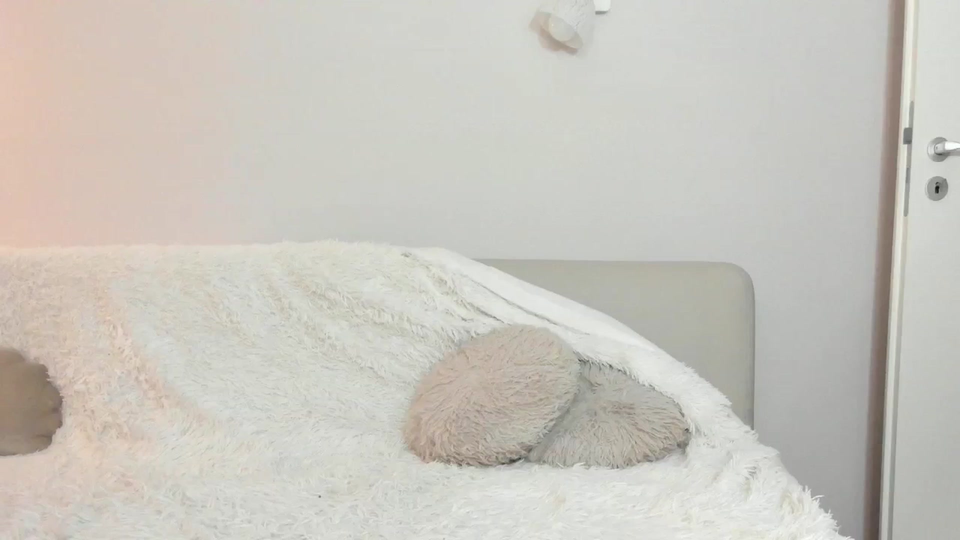 Gallery image thumbnail from Angieerosee's myfreecams stream on, 10/13/2025, 22:36 image 9 of 20