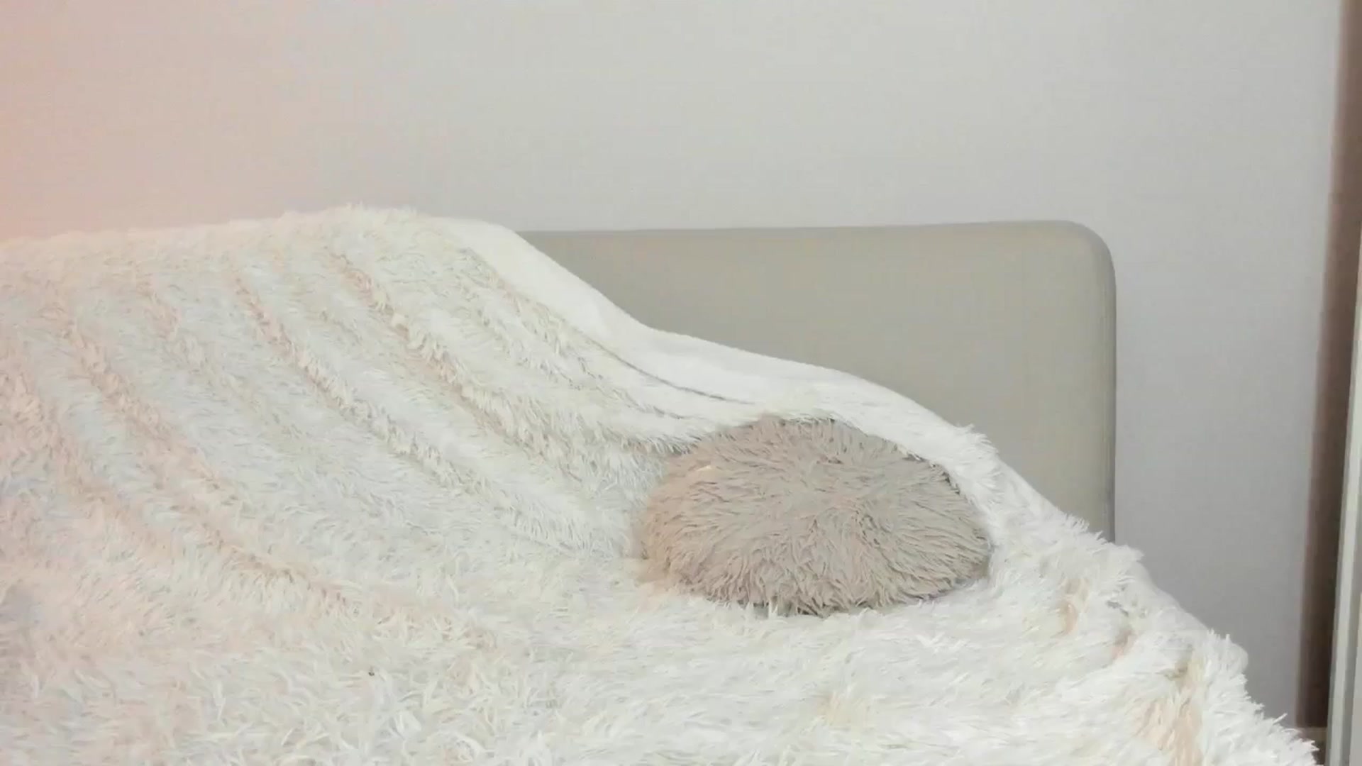Gallery image thumbnail from Angieerosee's myfreecams stream on, 10/13/2025, 23:06 image 11 of 20