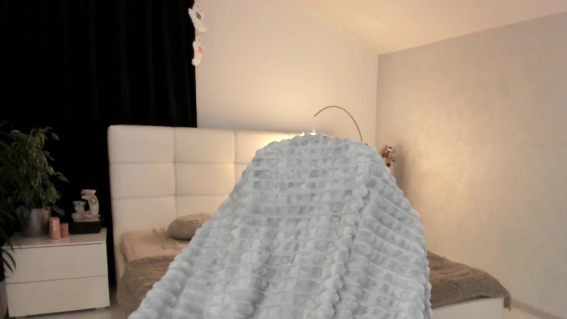 Gallery image thumbnail from Angieerosee's myfreecams stream on, 11/09/2025, 15:22 image 19 of 20