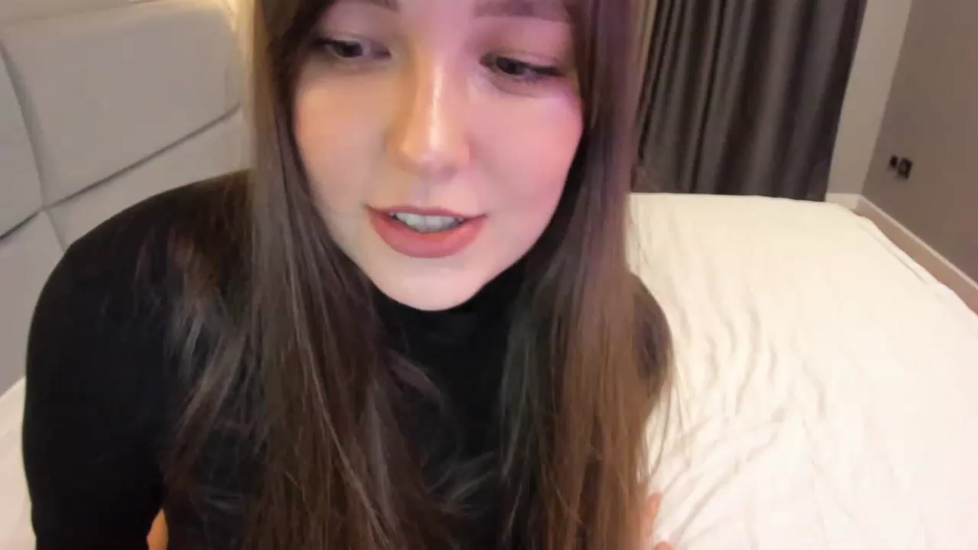Gallery image thumbnail from AngryKat's myfreecams stream on, 12/04/2022, 21:45 image 1 of 20