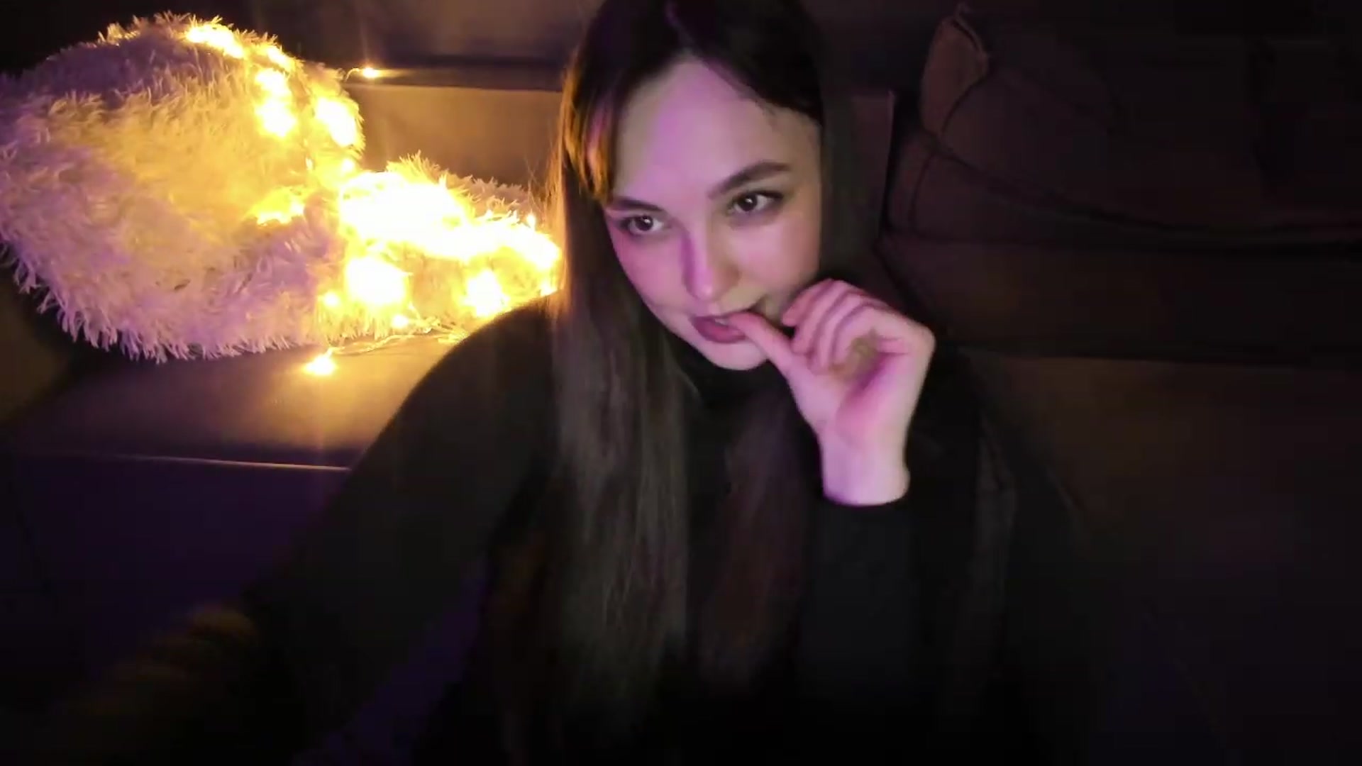 Gallery image thumbnail from AngryKat's myfreecams stream on, 12/06/2022, 19:13 image 17 of 20