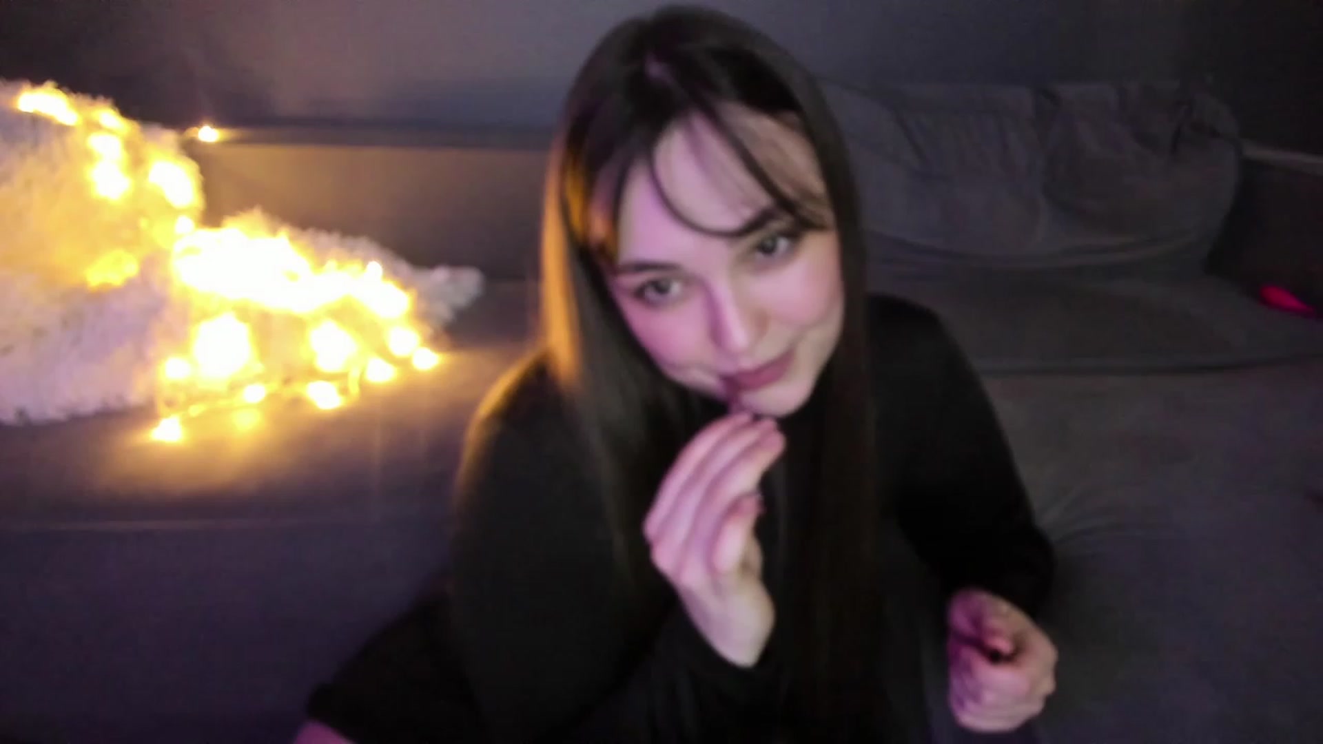 Gallery image thumbnail from AngryKat's myfreecams stream on, 12/06/2022, 21:00 image 4 of 20