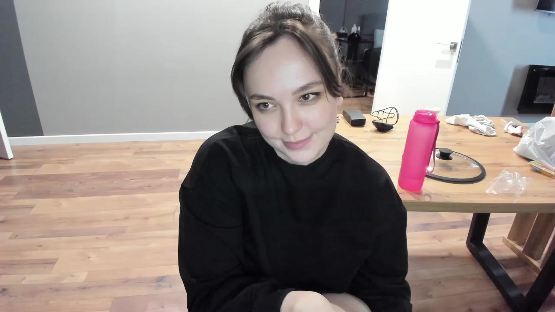 Gallery image thumbnail from AngryKat's myfreecams stream on, 01/01/2023, 07:37 image 18 of 20