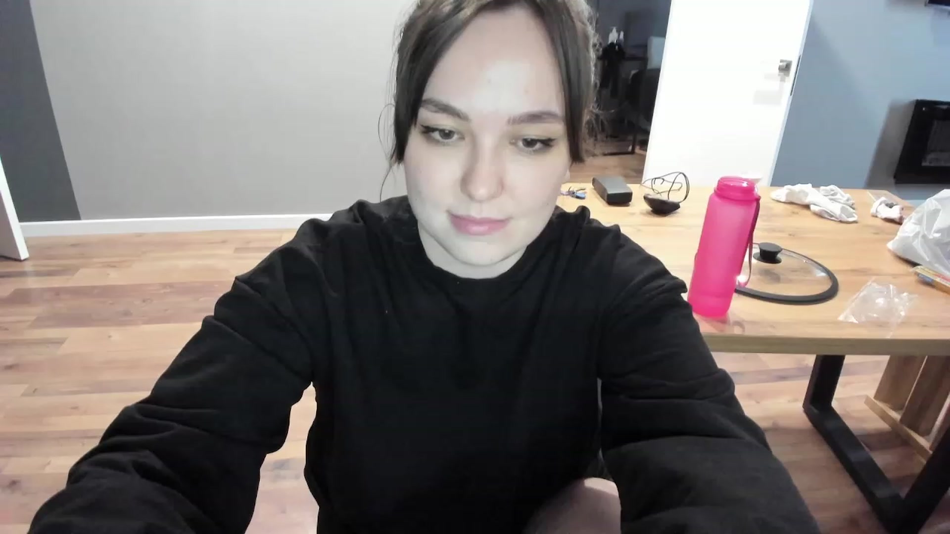 Gallery image thumbnail from AngryKat's myfreecams stream on, 01/01/2023, 07:37 image 14 of 20
