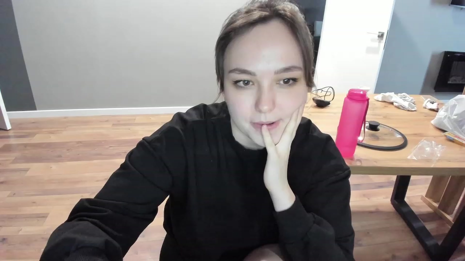 Gallery image thumbnail from AngryKat's myfreecams stream on, 01/01/2023, 07:37 image 17 of 20