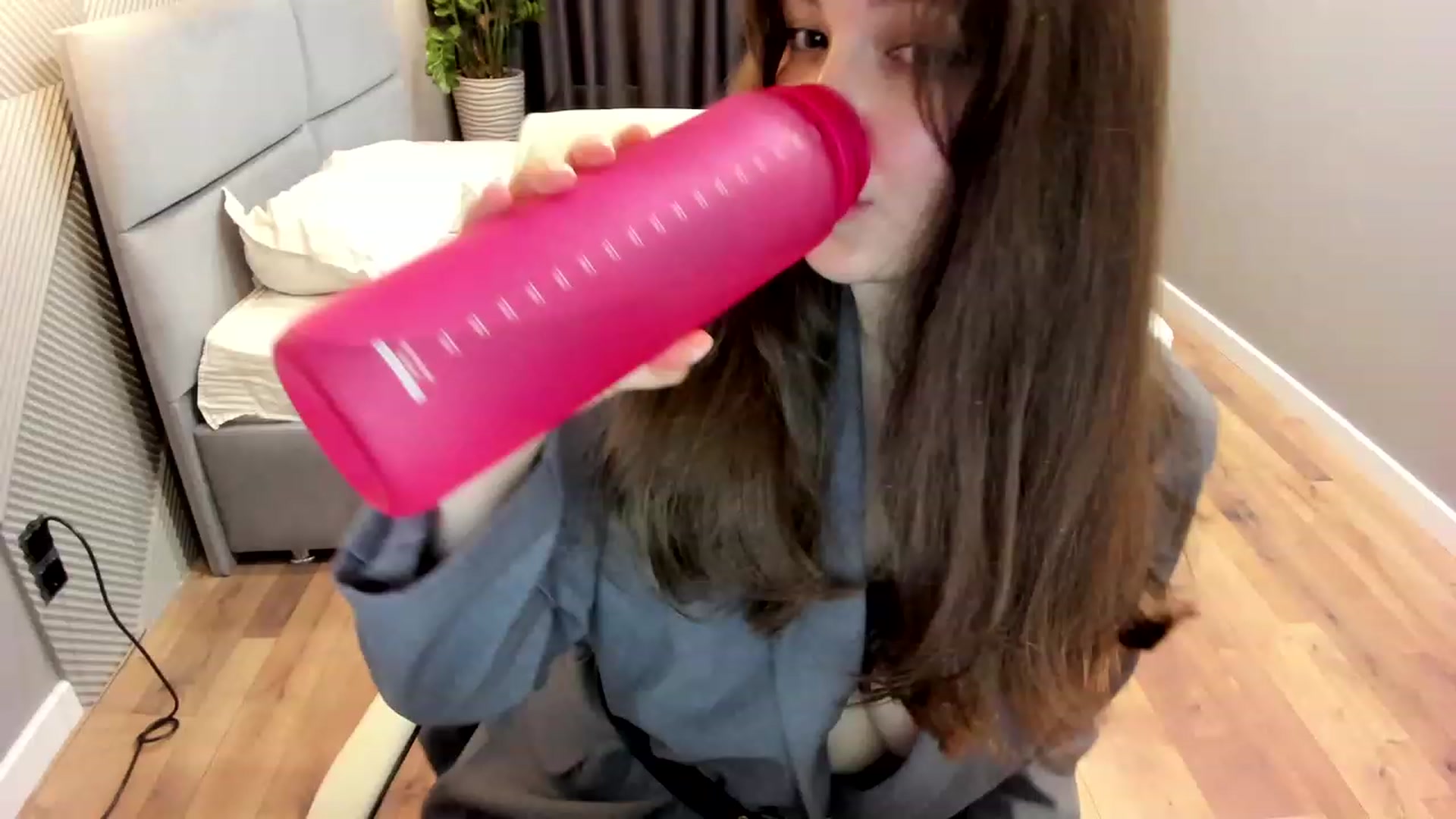 Gallery image thumbnail from AngryKat's myfreecams stream on, 03/26/2023, 18:34 image 9 of 20