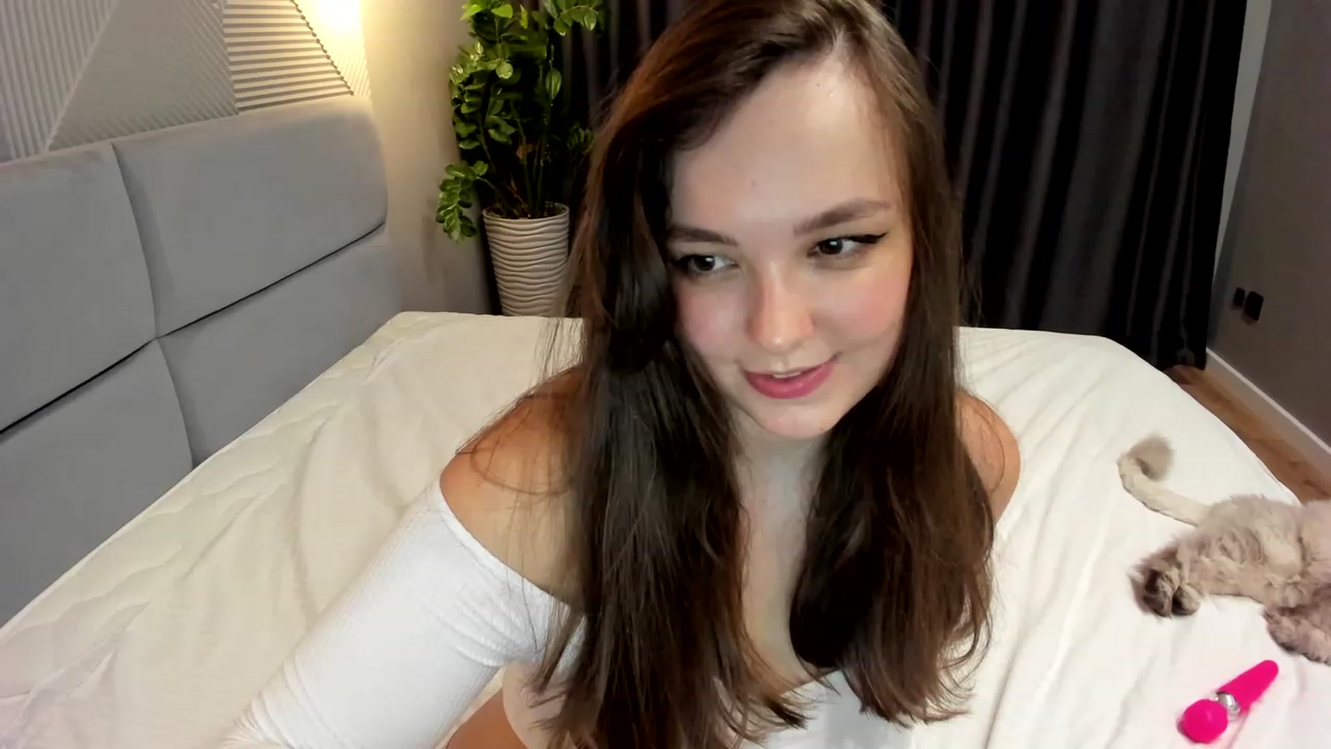 Gallery image thumbnail from AngryKat's myfreecams stream on, 03/26/2023, 19:36 image 17 of 20