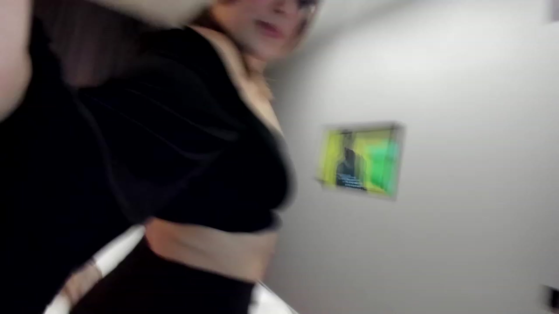 Gallery image thumbnail from AngryKat's myfreecams stream on, 04/01/2023, 19:37 image 3 of 20