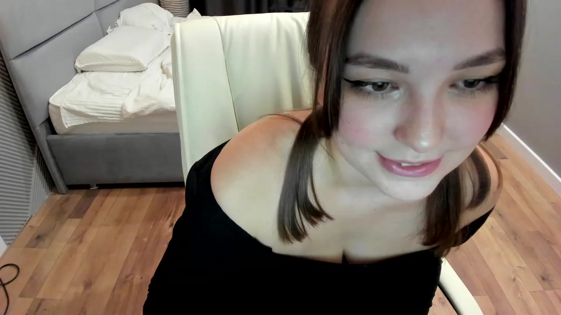 Gallery image thumbnail from AngryKat's myfreecams stream on, 04/01/2023, 19:37 image 13 of 20