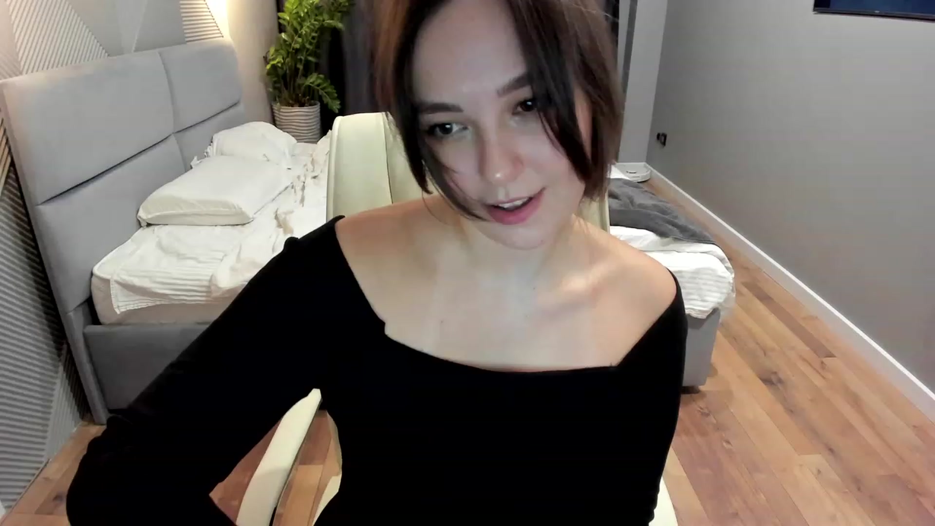 Gallery image thumbnail from AngryKat's myfreecams stream on, 04/01/2023, 19:37 image 20 of 20