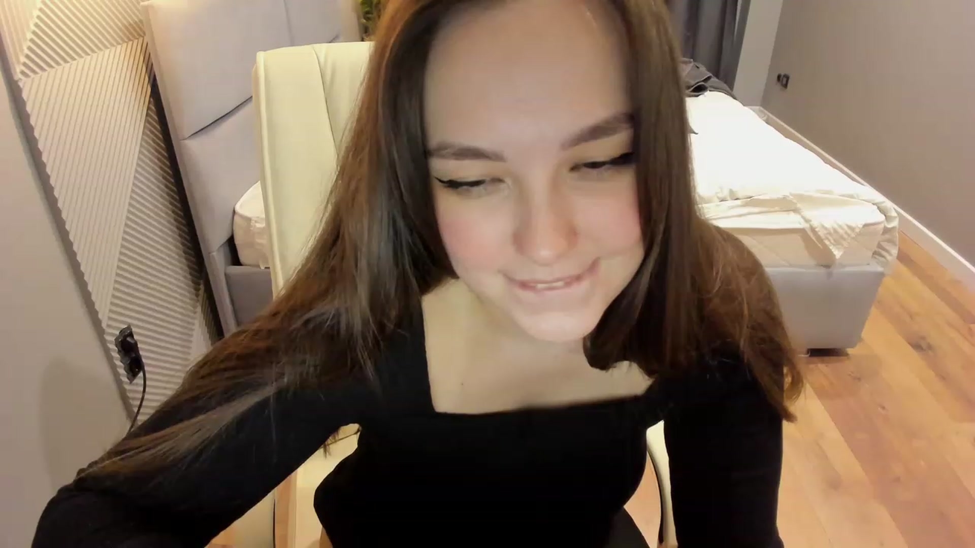 Gallery image thumbnail from AngryKat's myfreecams stream on, 04/01/2023, 21:17 image 10 of 20