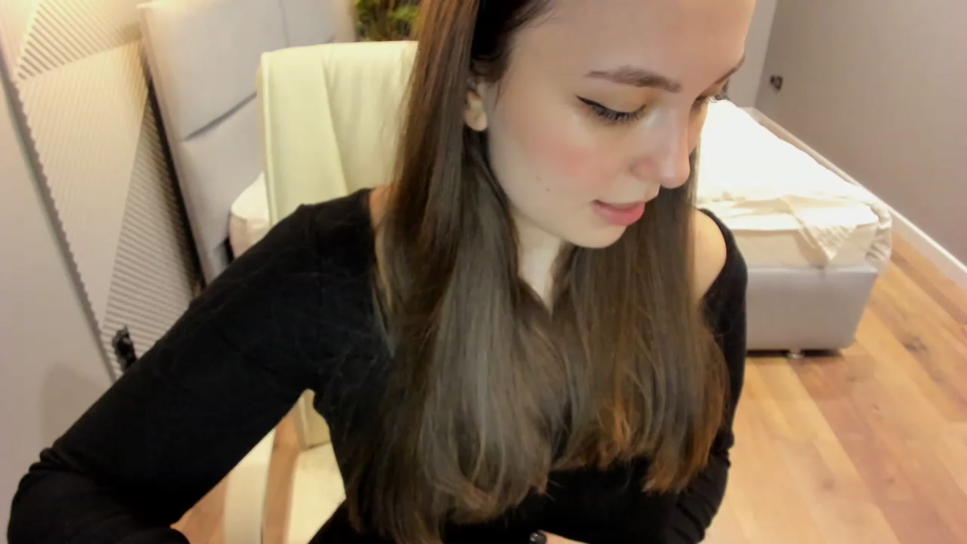 Gallery image thumbnail from AngryKat's myfreecams stream on, 04/01/2023, 21:17 image 9 of 20