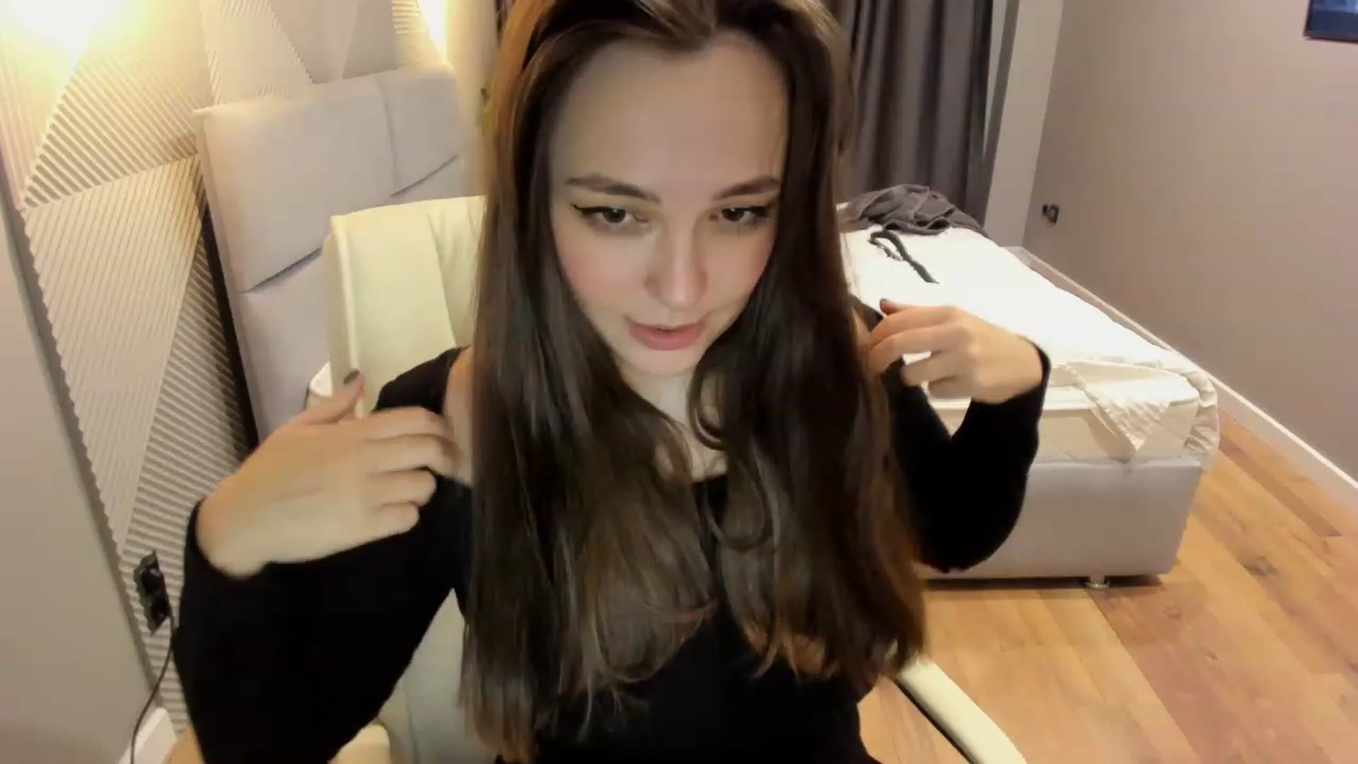 Gallery image thumbnail from AngryKat's myfreecams stream on, 04/01/2023, 21:17 image 5 of 20