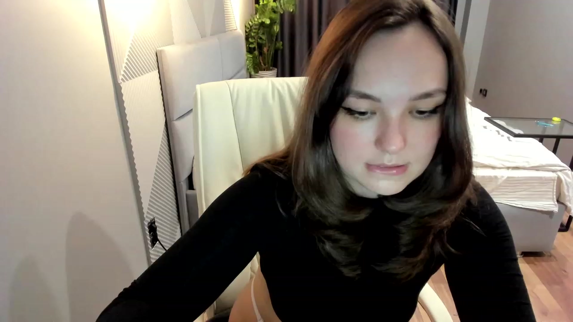 Gallery image thumbnail from AngryKat's myfreecams stream on, 05/01/2023, 20:05 image 2 of 20