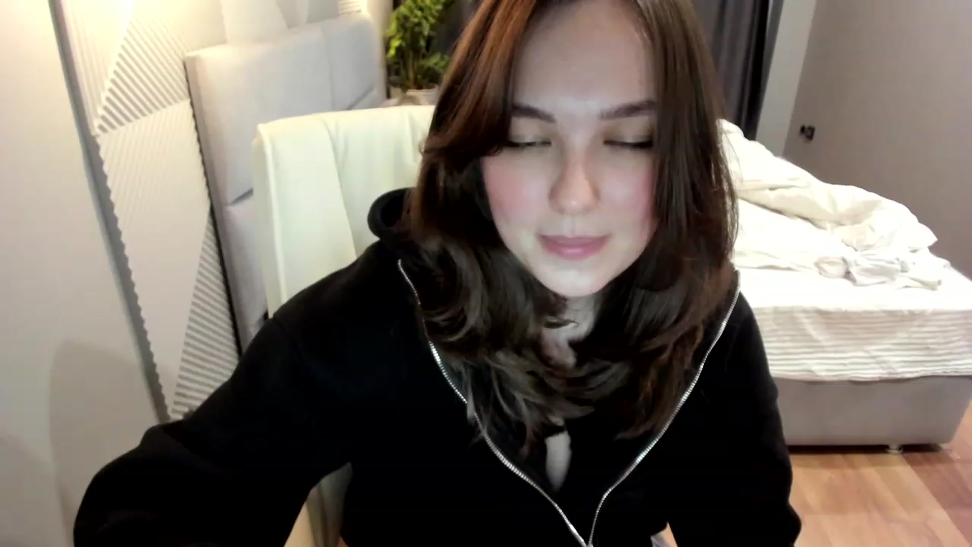 Gallery image thumbnail from AngryKat's myfreecams stream on, 05/03/2023, 20:19 image 17 of 20