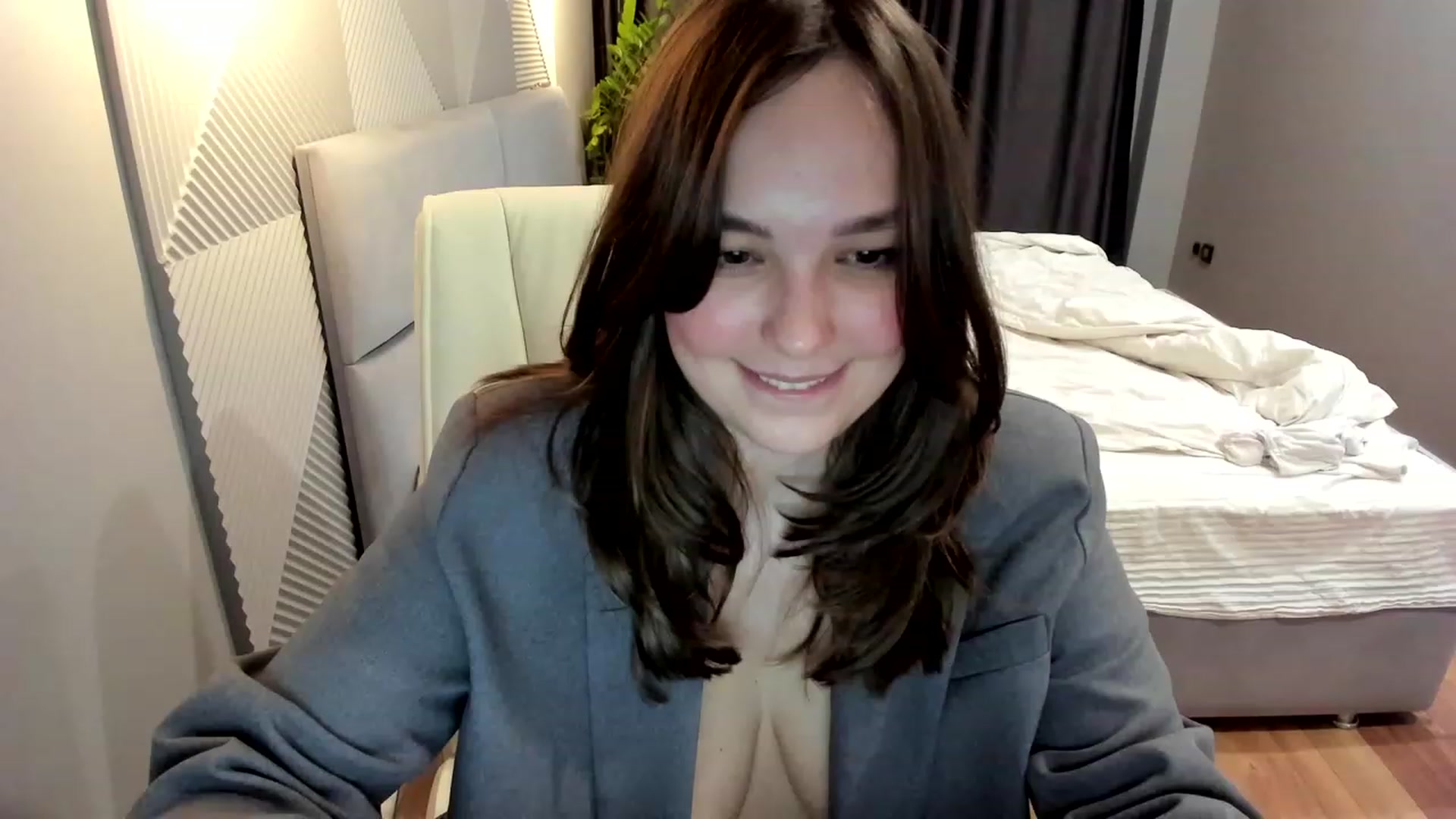 Gallery image thumbnail from AngryKat's myfreecams stream on, 05/03/2023, 20:19 image 13 of 20