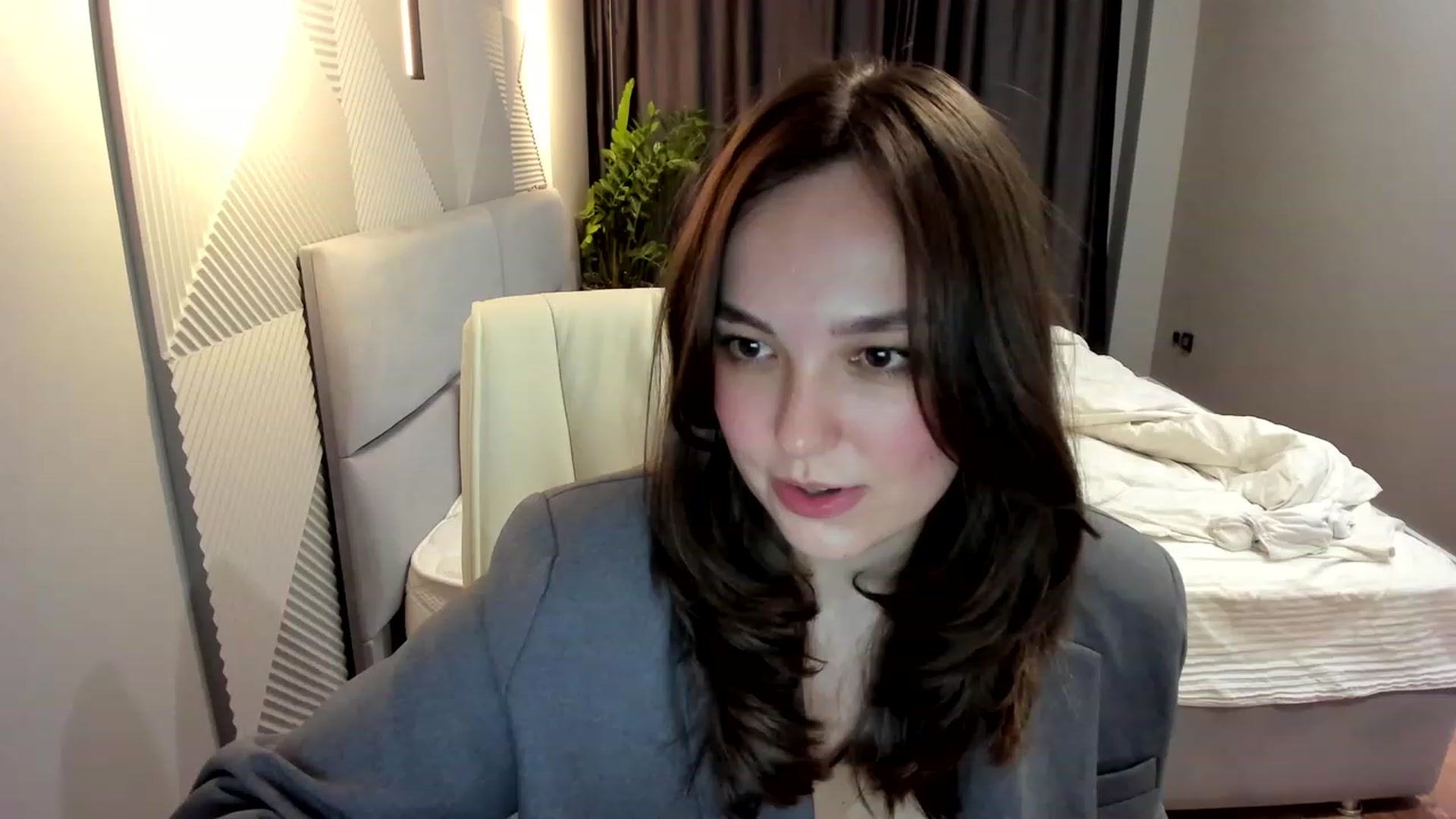 Gallery image thumbnail from AngryKat's myfreecams stream on, 05/03/2023, 20:19 image 4 of 20