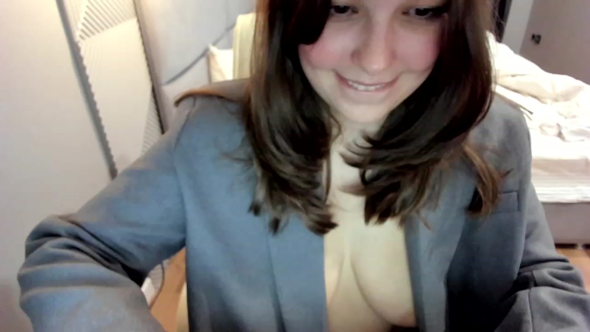 Gallery image thumbnail from AngryKat's myfreecams stream on, 05/03/2023, 20:19 image 1 of 20