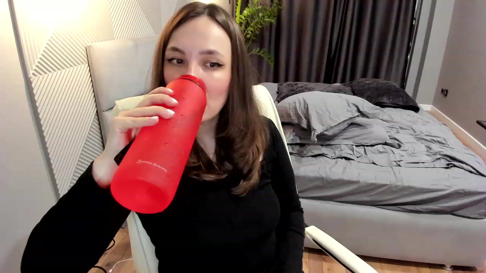 Gallery image thumbnail from AngryKat's myfreecams stream on, 05/04/2023, 21:53 image 19 of 20