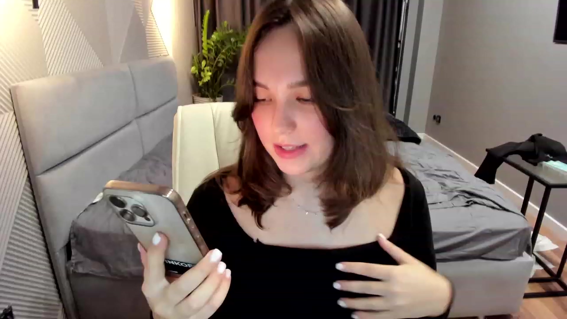 Gallery image thumbnail from AngryKat's myfreecams stream on, 05/04/2023, 21:53 image 4 of 20