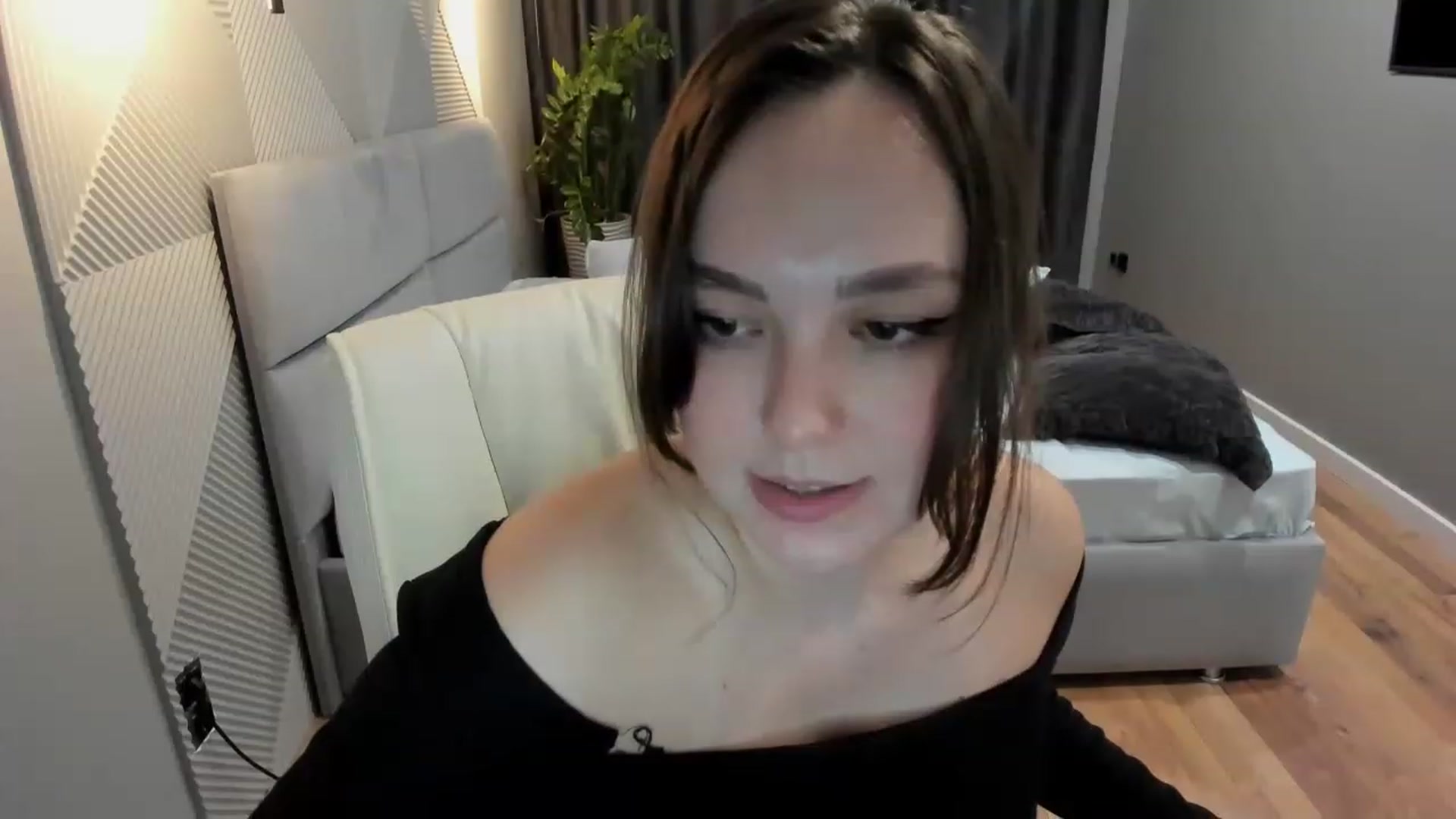 Gallery image thumbnail from AngryKat's myfreecams stream on, 06/09/2023, 22:43 image 10 of 20