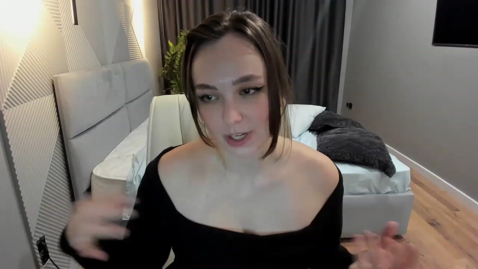 Gallery image thumbnail from AngryKat's myfreecams stream on, 06/09/2023, 22:43 image 6 of 20