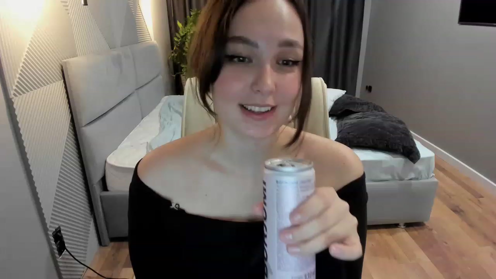 Gallery image thumbnail from AngryKat's myfreecams stream on, 06/09/2023, 22:43 image 9 of 20