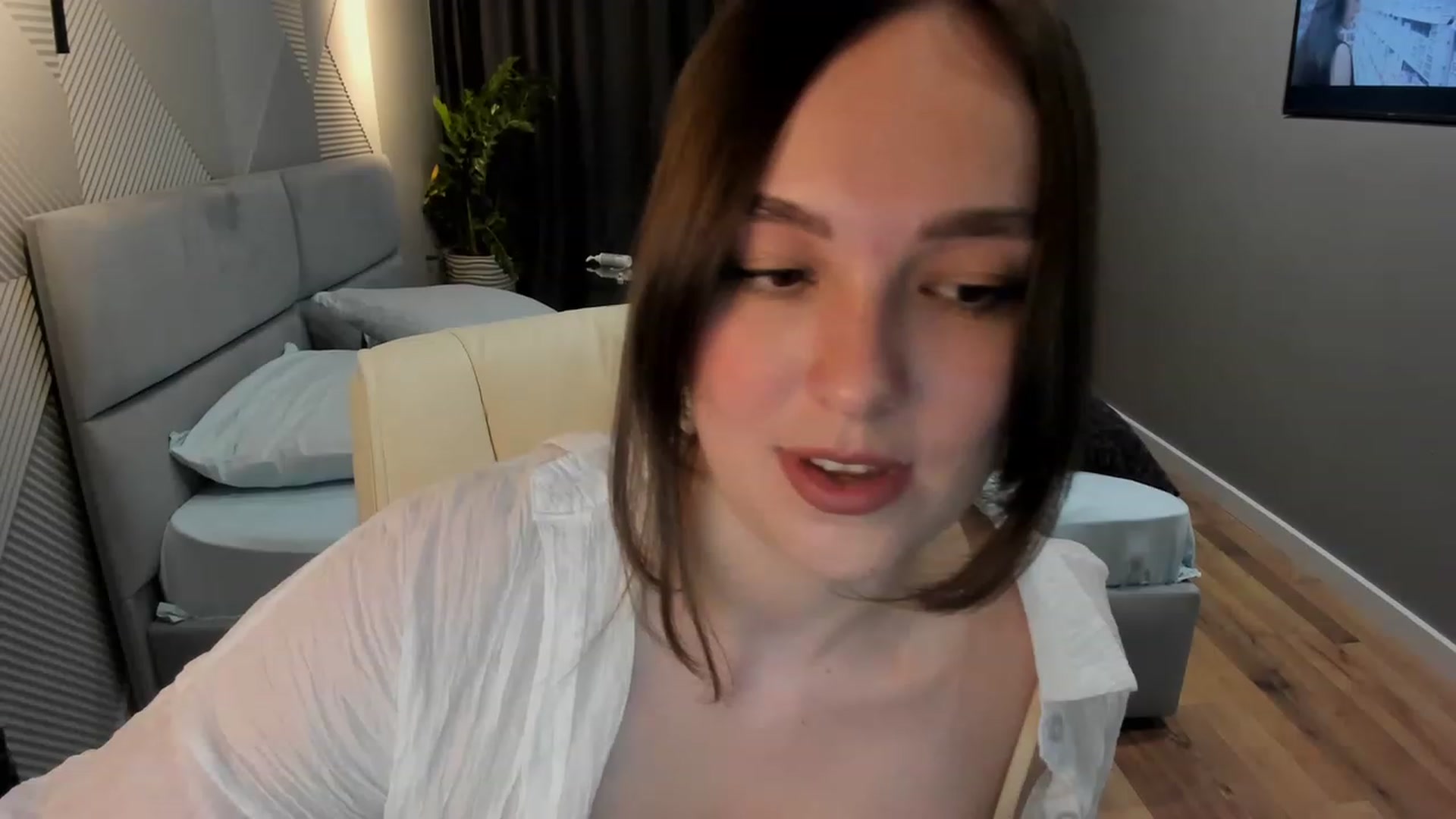 Gallery image thumbnail from AngryKat's myfreecams stream on, 06/10/2023, 22:20 image 16 of 20