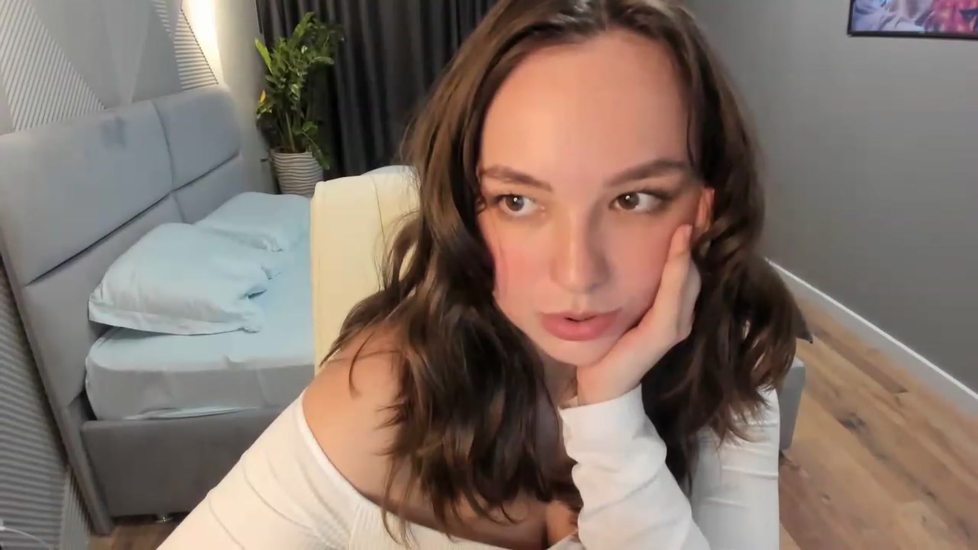Gallery image thumbnail from AngryKat's myfreecams stream on, 06/13/2023, 20:34 image 4 of 20