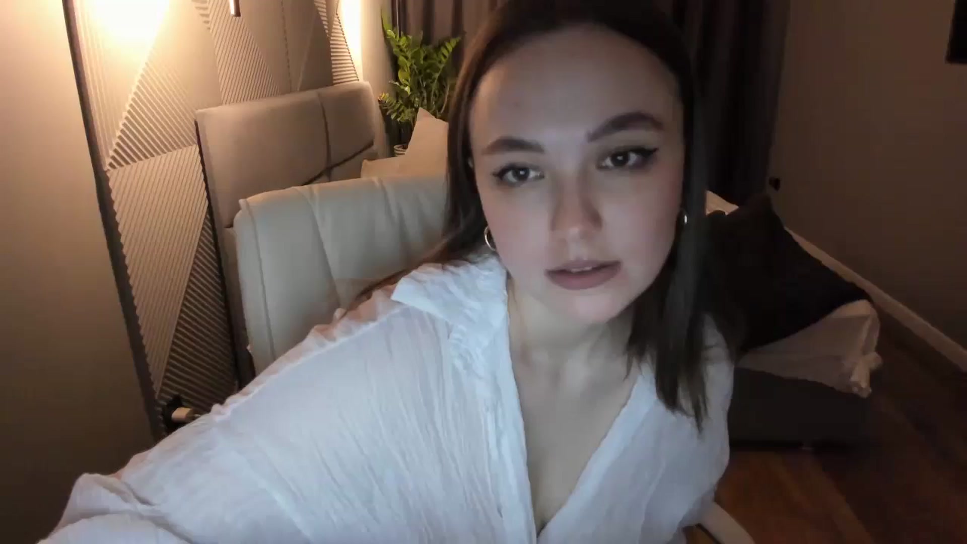 Gallery image thumbnail from AngryKat's myfreecams stream on, 09/17/2023, 17:57 image 1 of 20