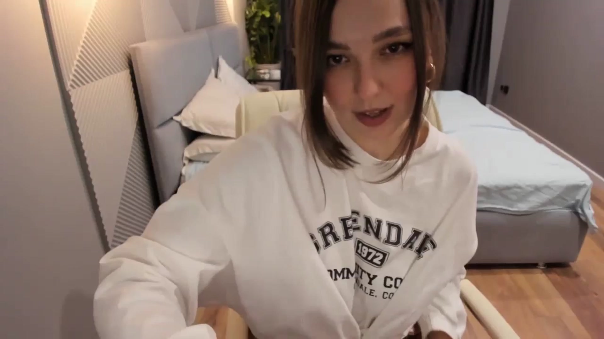 Gallery image thumbnail from AngryKat's myfreecams stream on, 11/19/2023, 19:58 image 4 of 20