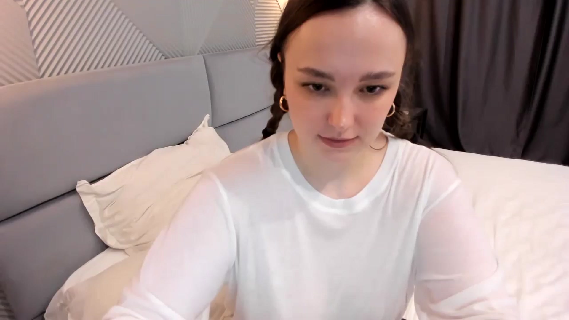 Gallery image thumbnail from AngryKat's myfreecams stream on, 06/24/2024, 13:17 image 4 of 20