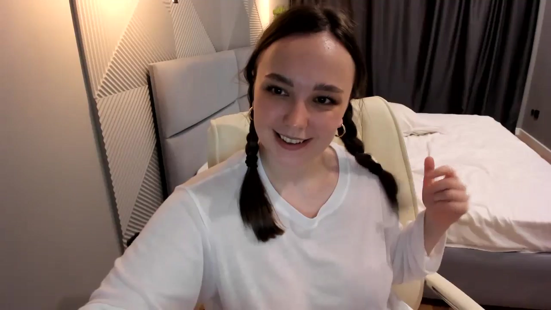 Gallery image thumbnail from AngryKat's myfreecams stream on, 06/24/2024, 13:48 image 4 of 20
