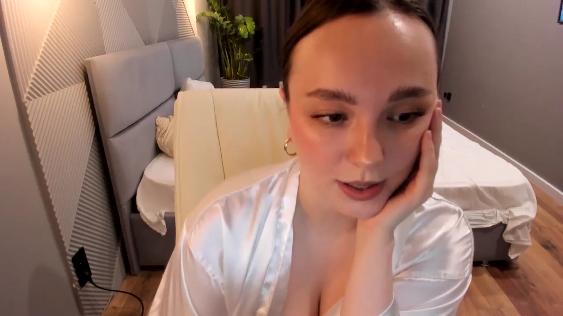 Gallery image thumbnail from AngryKat's myfreecams stream on, 06/26/2024, 17:45 image 6 of 20