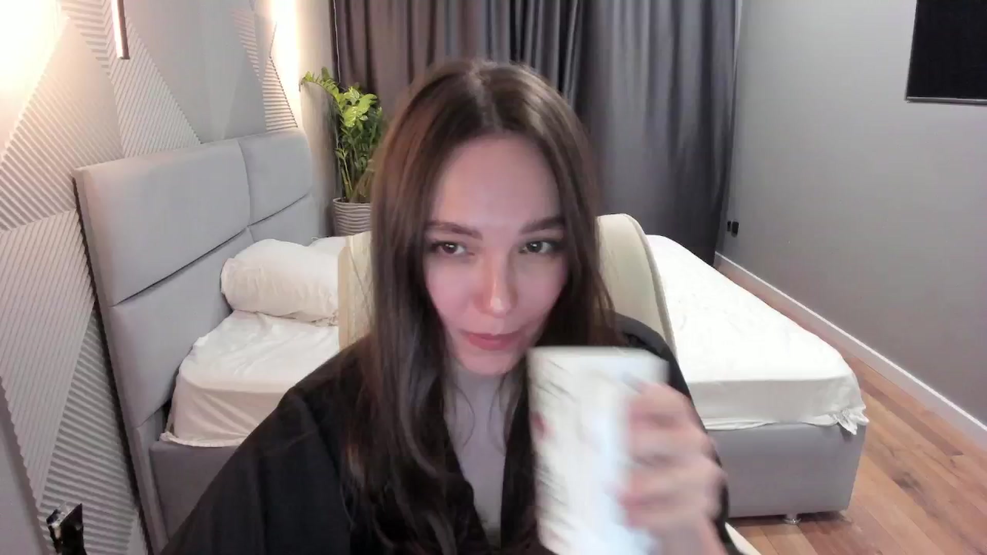 Gallery image thumbnail from AngryKat's myfreecams stream on, 08/01/2024, 19:26 image 6 of 20