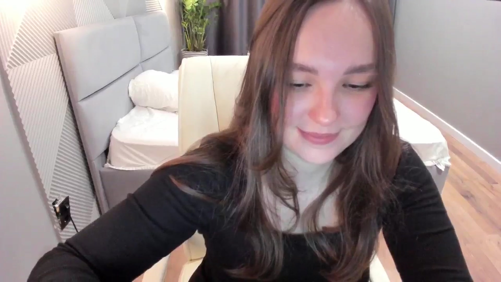 Gallery image thumbnail from AngryKat's myfreecams stream on, 08/01/2024, 20:12 image 10 of 20