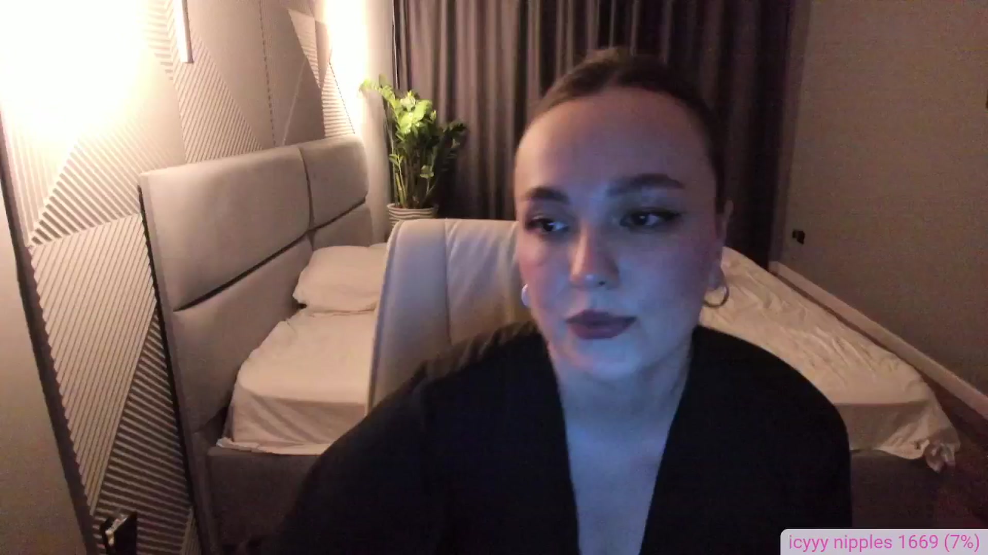 Gallery image thumbnail from AngryKat's myfreecams stream on, 08/02/2024, 17:45 image 3 of 20