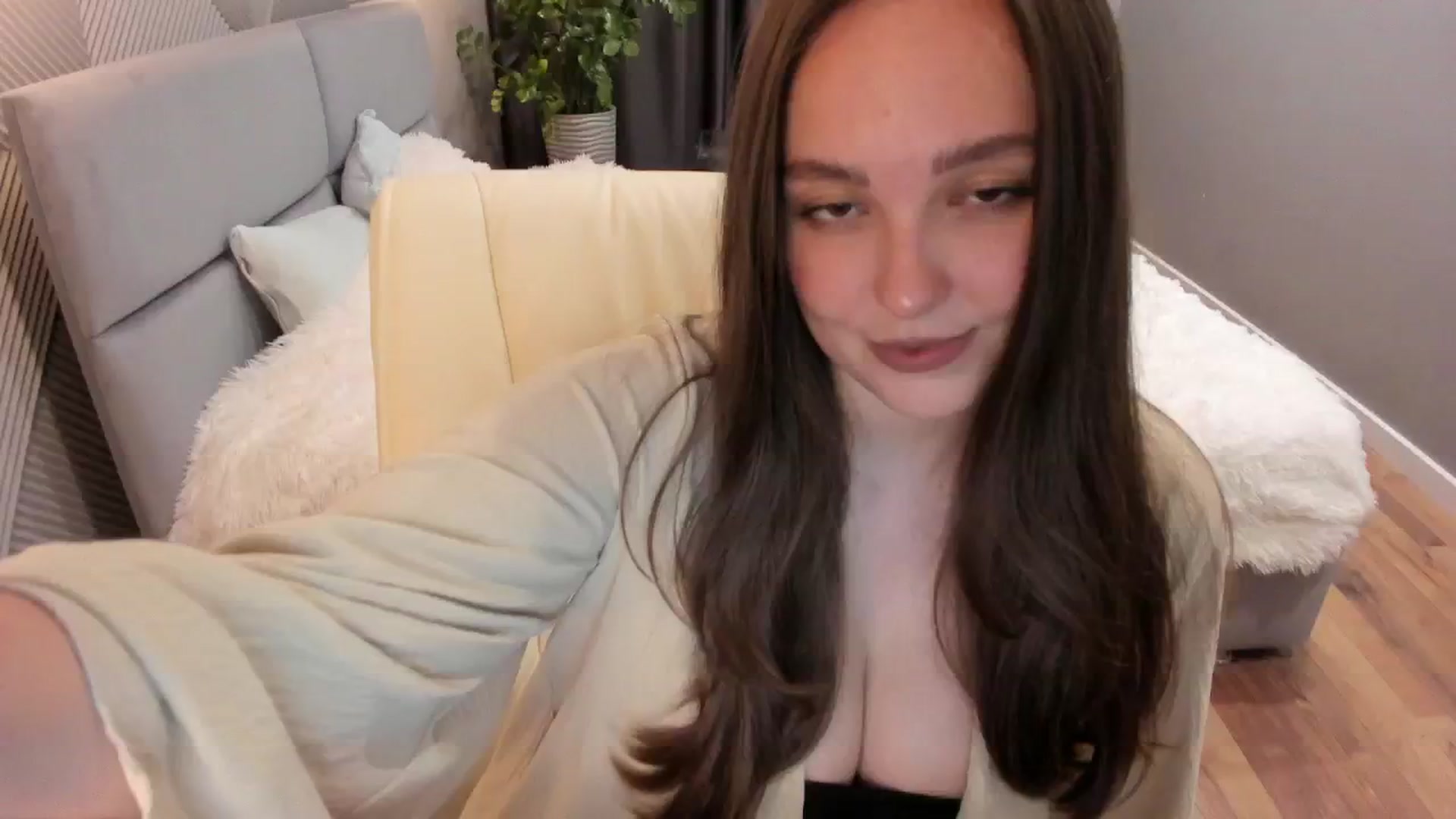 Gallery image thumbnail from AngryKat's myfreecams stream on, 06/25/2025, 18:53 image 3 of 20