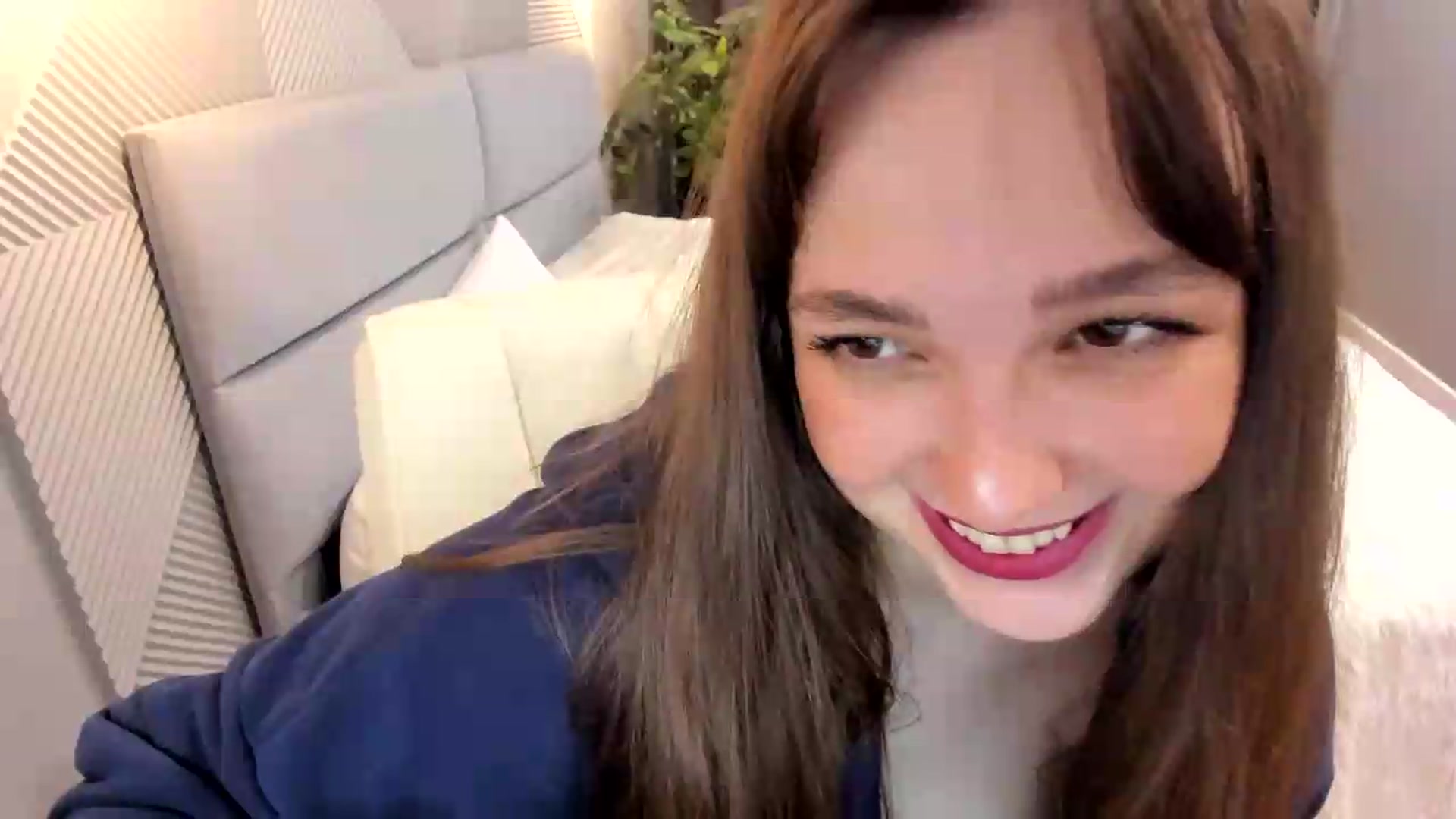 Gallery image thumbnail from AngryKat's myfreecams stream on, 07/19/2026, 20:33 image 10 of 20