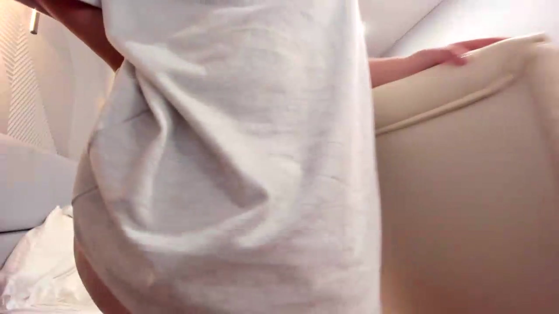 Gallery image thumbnail from AngryKat's myfreecams stream on, 08/16/2026, 20:23 image 17 of 20