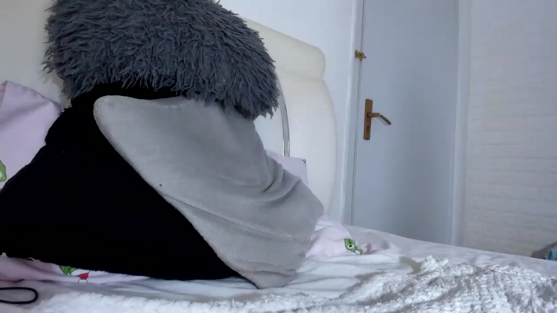 Gallery image thumbnail from Angyssa's myfreecams stream on, 04/01/2023, 13:36 image 6 of 20