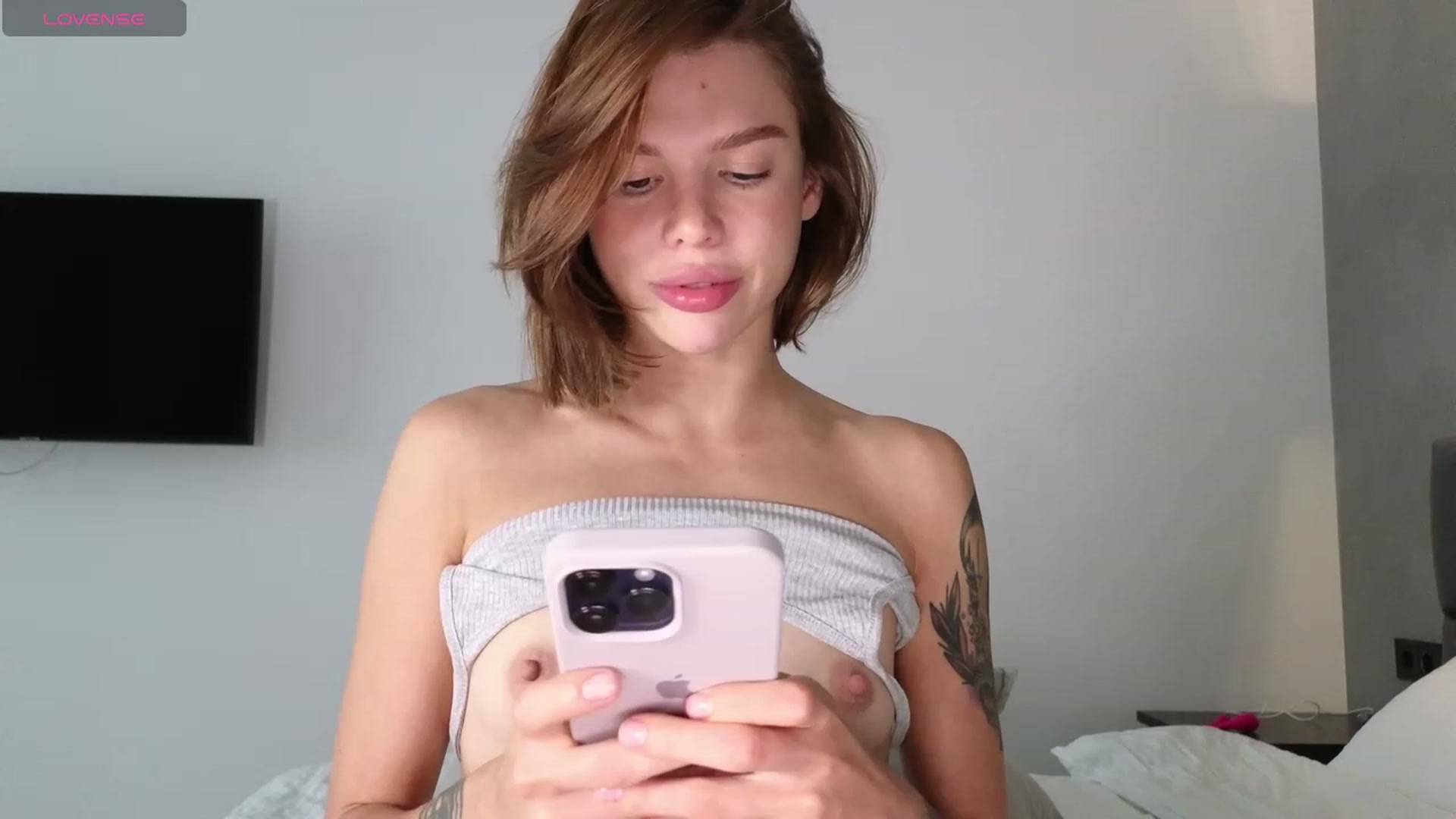 Gallery image thumbnail from AniButler's myfreecams stream on, 09/28/2023, 16:11 image 2 of 20