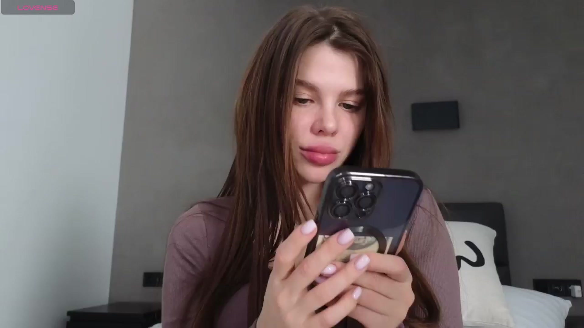 Gallery image thumbnail from AniButler's myfreecams stream on, 03/27/2024, 11:11 image 18 of 20